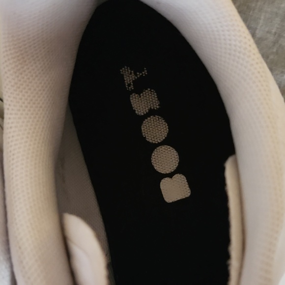 Adidas womans white size 7.5 response foam tennis shoe - Picture 12 of 16